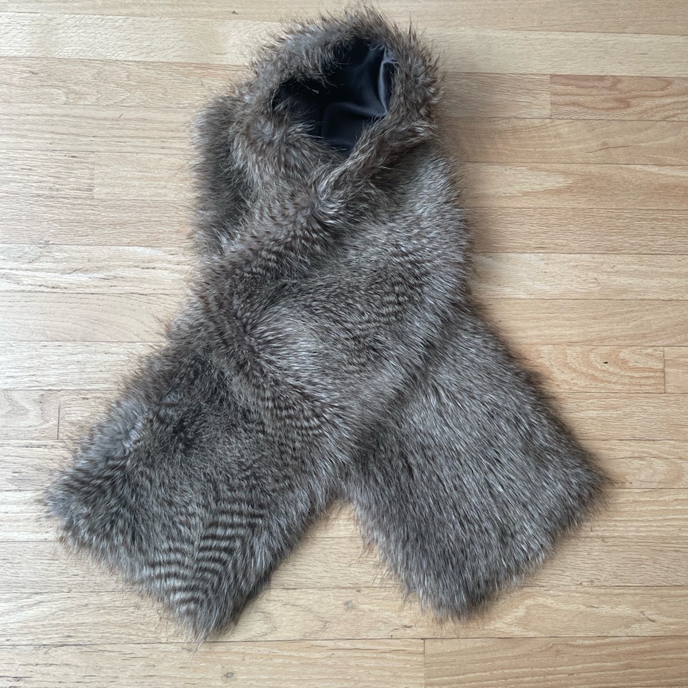 The Limited Faux Fur Scarf In Excellent Condition